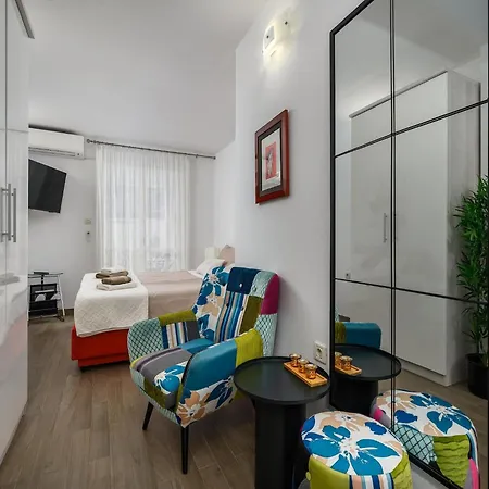 Apartment In Pore Near