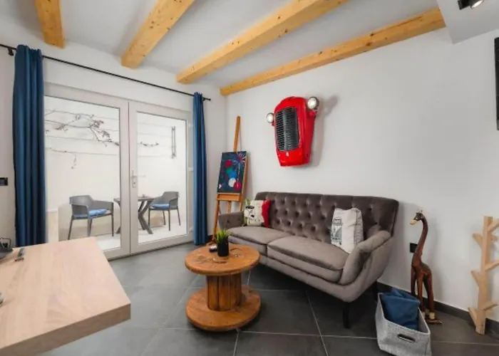 Apartman In Pore Near *