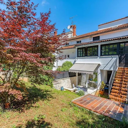 アパート In Pore Near ポレッチ