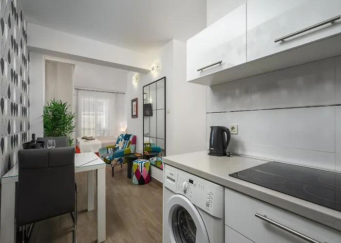 In Pore Near アパート