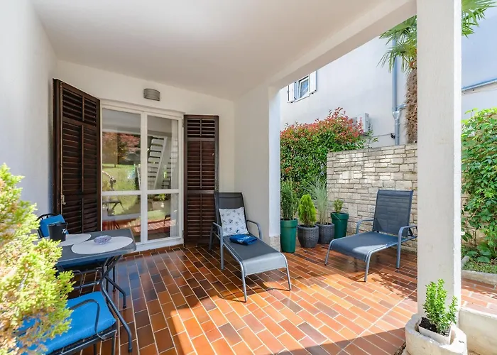 In Pore Near * ポレッチ